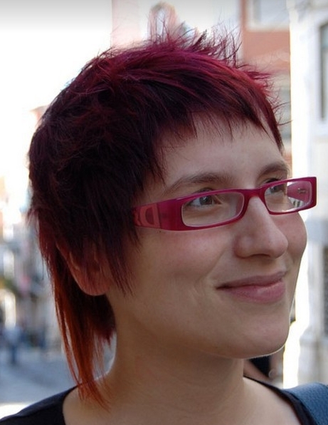 asymetryczne fryzury krótkie uczesanie damskie zdjęcie numer 52A